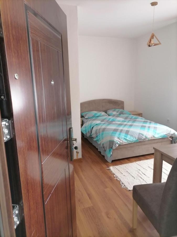 Apartmani 15 Cetinje Kültér fotó