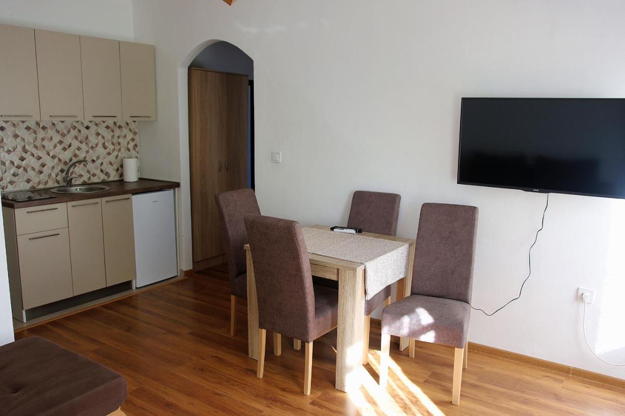 Apartmani 15 Cetinje Kültér fotó