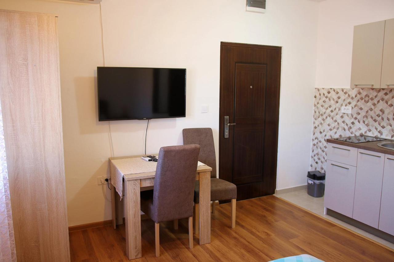 Apartmani 15 Cetinje Kültér fotó